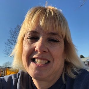 Meet your Posher, Joann